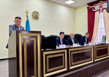ДЕПУТАТТАР ОТЫРАР АУДАНЫ ТҰРҒЫНДАРЫНЫҢ ТАЛАП-ТІЛЕГІН ТЫҢДАДЫ