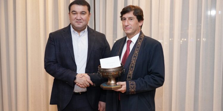 ТҮРКІСТАННЫҢ ЭКОНОМИКАЛЫҚ, ТУРИСТІК ӘЛЕУЕТІ ТАНЫСТЫРЫЛДЫ