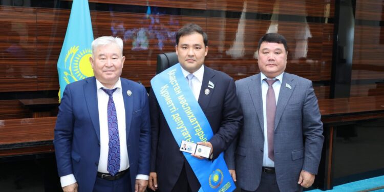 Балабиев Нұрсұлтан Қайратұлы «Қазақстан мәслихаттарының Құрметті депутаты» атанды.