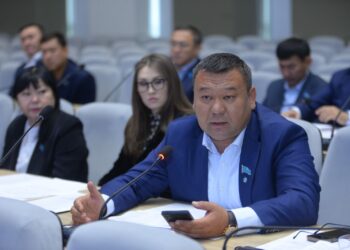 МЕРЕКЕҢМЕН, АСТАНАМ!