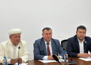 САУРАН: «ЭТНОСАРАЛЫҚ ТАТУЛЫҚТЫ САҚТАУДАҒЫ ДІННІҢ РӨЛІ» ТАҚЫРЫБЫНДА ЖИЫН ӨТТІ.