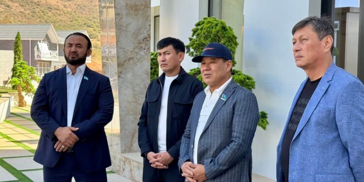 ДЕПУТАТТАР ТӨЛЕБИ АУДАНЫНДАҒЫ ТУРИСТІК НЫСАНДАРДЫҢ ҚЫЗМЕТІМЕН ТАНЫСТЫ