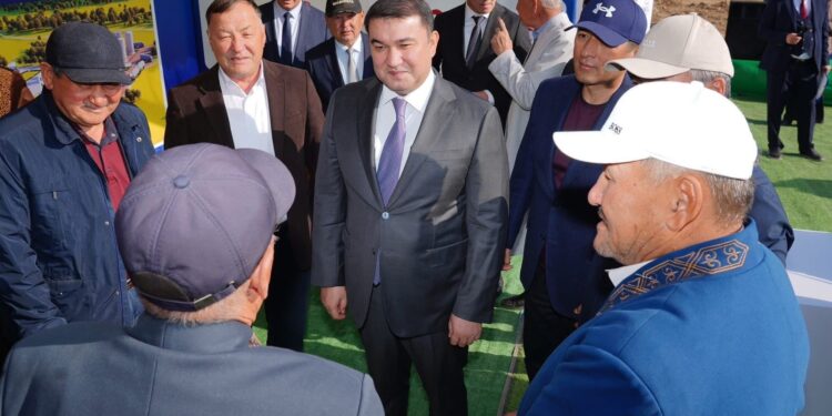 ТҮЛКІБАСТА ҚҰС ЕТІН ӨНДІРЕТІН ФАБРИКАНЫҢ ІРГЕТАСЫ ҚАЛАНДЫ