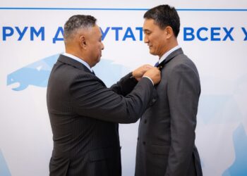 ЕРЕН ЕҢБЕГІМЕН ЕЛ ҚҰРМЕТІНЕ БӨЛЕНГЕН ІСКЕР ДЕПУТАТ!