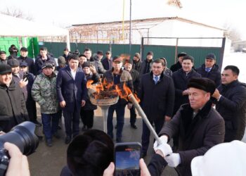 ТҮРКІСТАН: ОБЛЫС ӘКІМІНІҢ ХАЛЫҚПЕН КЕЗДЕСУІНДЕ АЙТЫЛҒАН МӘСЕЛЕ ШЕШІМІН ТАБУДА