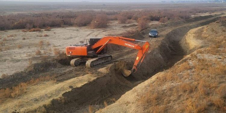 БАЙДІБЕК: АУДАНДА СУ АРНАЛАРЫН ТАЗАЛАУ, ТӨТЕНШЕ ЖАҒДАЙЛАРДЫҢ АЛДЫН-АЛУ ЖҰМЫСТАРЫ ЖҮРГІЗІЛУДЕ