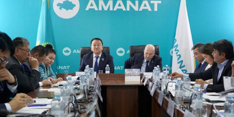 Түркістан қаласы, Келес және Төлеби аудандарының әлеуметтік-экономикалық дамуы бойынша әкімдердің есептері тыңдалды.