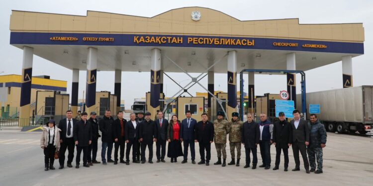 ТҮРКІСТАНДЫҚ ДЕПУТАТТАР ШЕКАРАДАҒЫ СТРАТЕГИЯЛЫҚ НЫСАНДАРДЫ АРАЛАДЫ