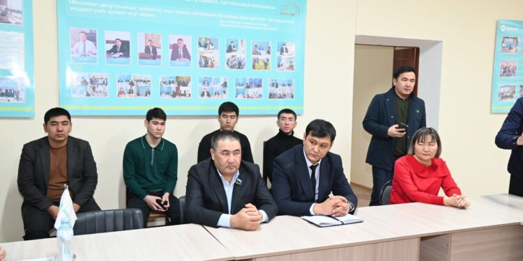 СОЗАҚ АУДАНЫНДА ЖАҢА КОНСТИТУЦИЯ ЖОБАСЫ ТАЛҚЫЛАНДЫ