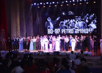 80-90 ЖЫЛДАРДАҒЫ ХИТ ӘНДЕР ҰЛТТЫҚ АСПАПТЫҢ СҮЙЕМЕЛДЕУІНДЕ ОРЫНДАЛДЫ