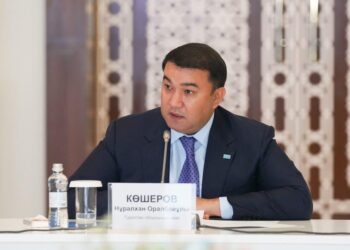 ТҮРКІСТАНДАҒЫ АЛЫП КИІЗ ҮЙДЕ САММИТ ҚОРЫТЫНДЫСЫ МЕН ӨҢІР ЭКОНОМИКАСЫ КЕҢІНЕН ТАЛҚЫЛАНДЫ