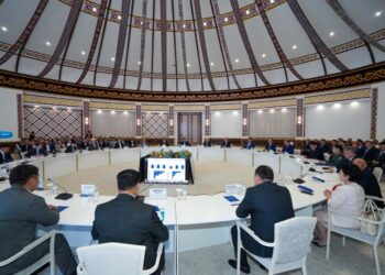 ТҮРКІСТАНДАҒЫ АЛЫП КИІЗ ҮЙДЕ САММИТ ҚОРЫТЫНДЫСЫ МЕН ӨҢІР ЭКОНОМИКАСЫ КЕҢІНЕН ТАЛҚЫЛАНДЫ
