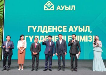 Түркістанда «Ауылым – әнім» ән кеші өтті.