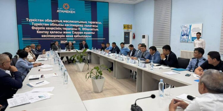 ТҮРКІСТАН ОБЛЫСЫНЫҢ ӨҢІРЛІК КЕҢЕСІ БИЗНЕСМЕНДЕРДІ ЖЕКЕ ҚАБЫЛДАДЫ