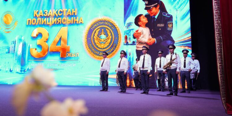 Түркістан: Өңірде жастар арасында құқықбұзушылық, нашақорлық, лудомания, ерте жүктілік, буллинг, сталкинг бойынша жұмыстар жүйелі атқарылуда.