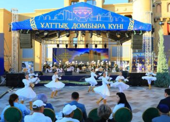 ҰЛТТЫҚ ДОМБЫРА КҮНІНДЕ ТҮРКІСТАНДА «КҮЙ ҚҰДІРЕТІ» РЕСПУБЛИКАЛЫҚ БАЙҚАУЫ ӨТІП, ДӘУЛЕСКЕР КҮЙШІЛЕР ТЫНДАРМАН РУХЫН ОЯТТЫ