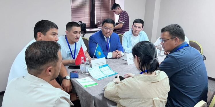 АЛМАТЫДАҒЫ ХАЛЫҚАРАЛЫҚ КӨРМЕ АЯСЫНДА КЕНТАУ ДЕЛЕГАЦИЯСЫ ҚЫТАЙЛЫҚ ИНВЕСТОРЛАРМЕН КЕЛІССӨЗДЕР ӨТКІЗДІ