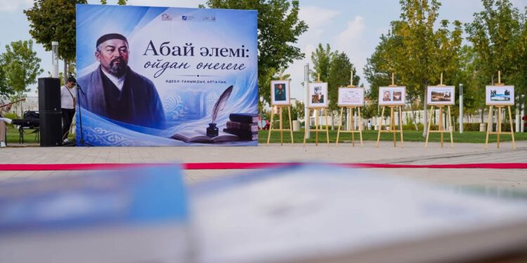 ТҮРКІСТАНДА АБАЙ МҰРАСЫ ҰЛЫҚТАЛЫП, ЖАСТАРҒА «АБАЙ ЖОЛЫ» СЫЙҒА ТАРТЫЛДЫ