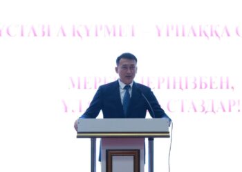 САУРАН АУДАНЫНДА ҰСТАЗДАР КҮНІНЕ АРНАЛҒАН САЛТАНАТТЫ ІС-ШАРА ӨТТІ