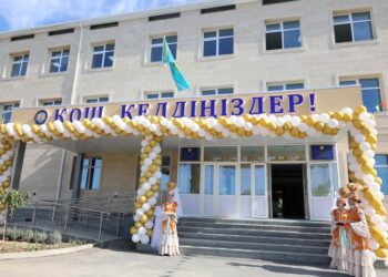 САУРАН АУДАНЫНДА 300 ОРЫНДЫҚ АБАЙ АТЫНДАҒЫ ЖАҢА МЕКТЕП ПАЙДАЛАНУҒА БЕРІЛДІ