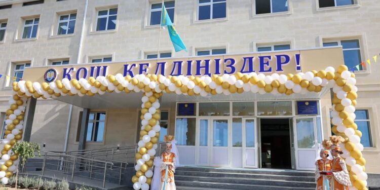 САУРАН АУДАНЫНДА 300 ОРЫНДЫҚ АБАЙ АТЫНДАҒЫ ЖАҢА МЕКТЕП ПАЙДАЛАНУҒА БЕРІЛДІ